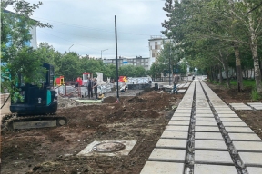 В Петропавловске-Камчатском благоустраивают сквер Строителей и оборудуют новую детскую площадку