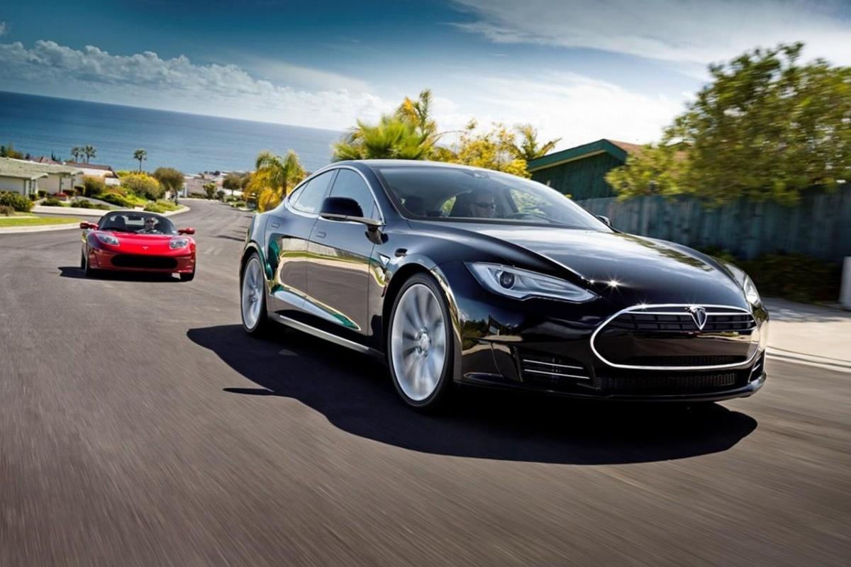 Tesla сообщила о снижении количества аварий у моделей с автопилотом