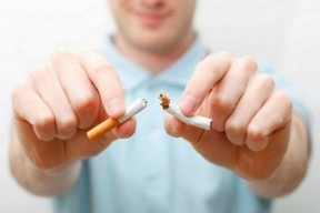 Нарколог Холдин предупредил, что курение сокращает продолжительность жизни на 15 лет