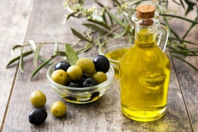 Ежедневный прием оливкового масла, вероятно, предотвращает смерть от деменции