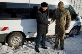 Таможенники Омска передали военным конфискованный автомобиль