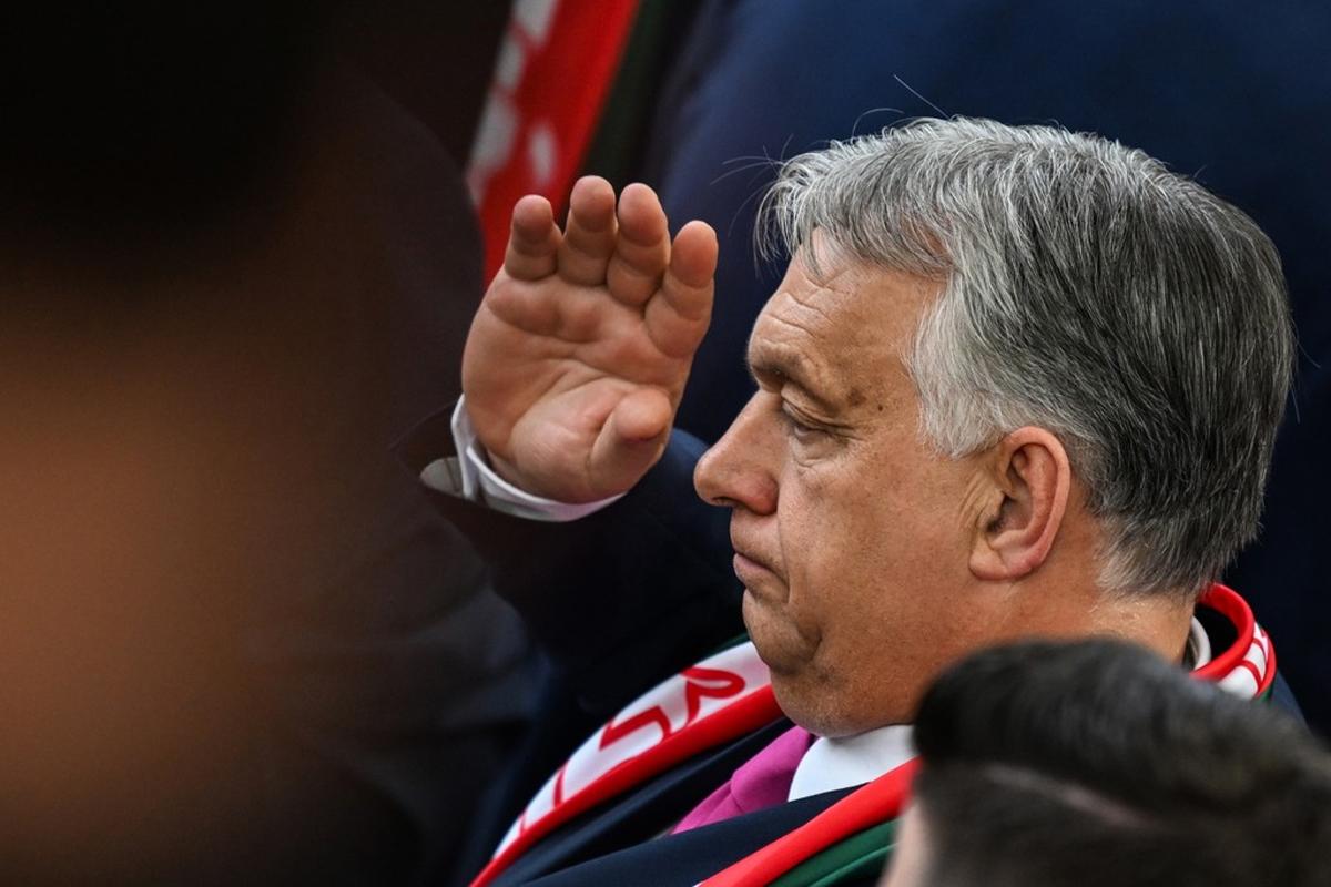 Кортеж премьер-министра Венгрии Орбана попал в аварию в Штутгарте