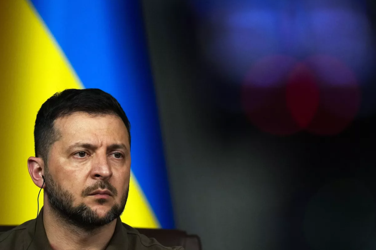 Депутат Верховной рады обвинил Зеленского в продаже украинцев в рабство