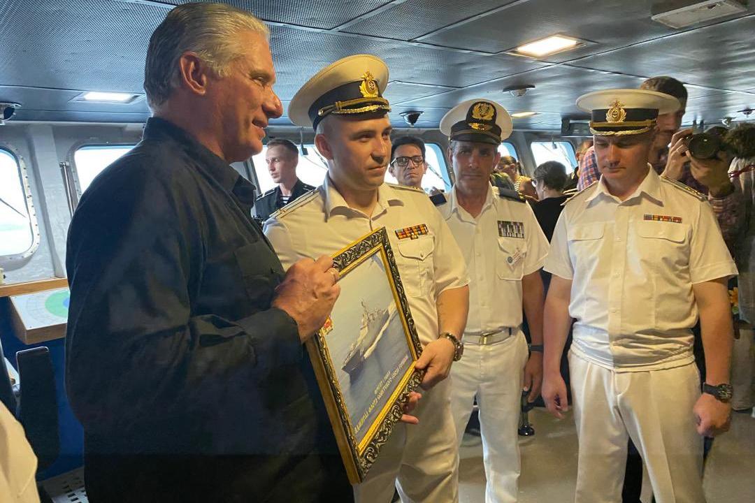 Президент Кубы поднялся на борт фрегата «Адмирал Горшков»