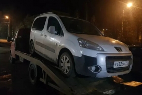 В Тульской области водитель выпрыгнул из машины на полном ходу, пытаясь скрыться от погони ДПС