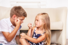Американские психологи объяснили, почему братья и сестры часто ссорятся