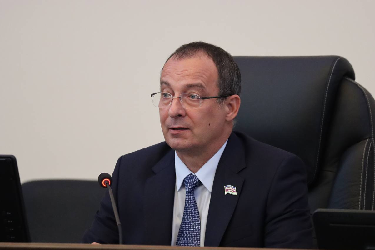 Спикер ЗС Краснодарского края Юрий Бурлачко поздравил жителей с Первомаем