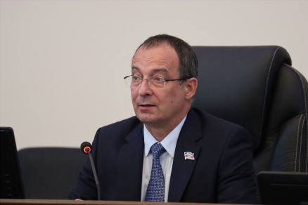 Спикер ЗС Краснодарского края Юрий Бурлачко поздравил жителей с Первомаем