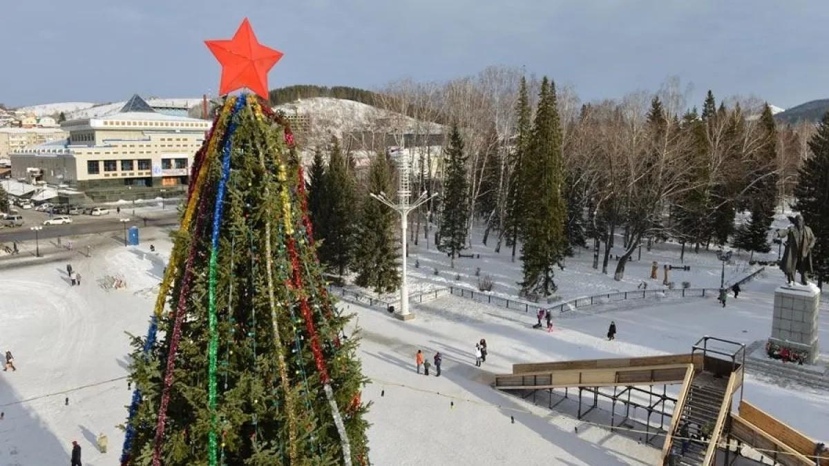 Горно-Алтайск начали украшать к Новому году