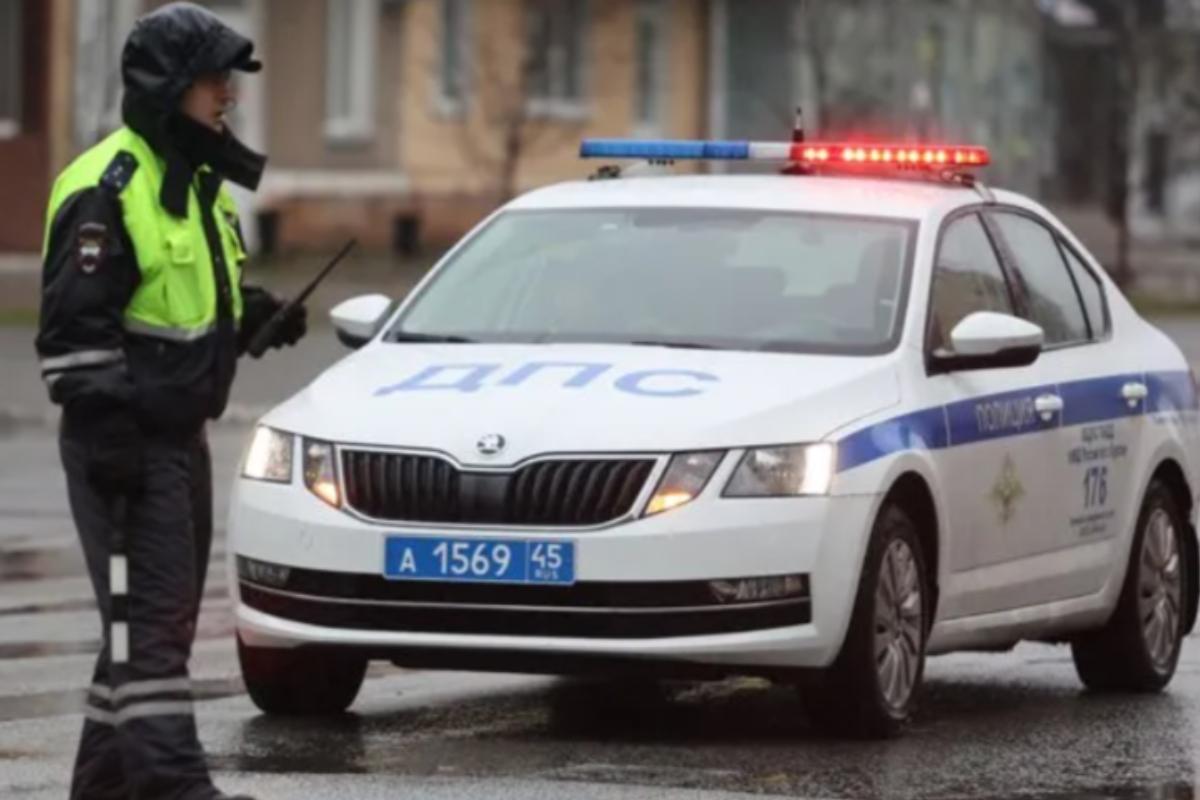 В Курганской области патрульные автомобили ГИБДД украсили портретами участников Великой Отечественной войны