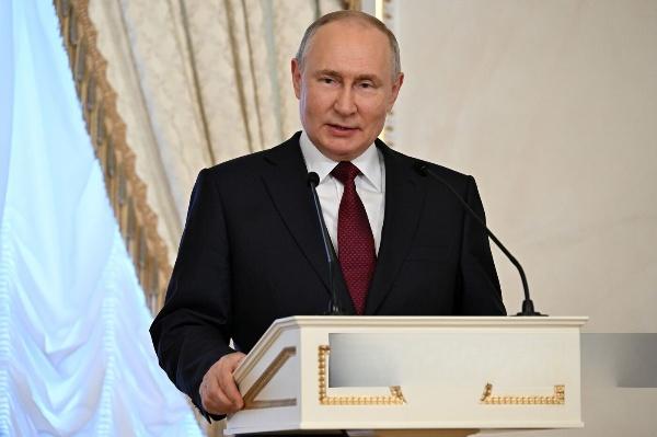Путин похвалил наставников РАНХиГС за вклад в подготовку новых управленцев