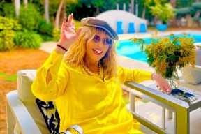 Pugacheva in a canary-colored suit announced the coming of spring