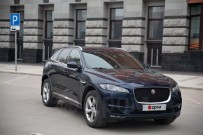 В Барнауле продают элитный Jaguar F-Pace с десятью вариантами подсветки